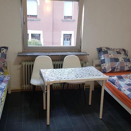 Handwerker Unterkunft Monteurzimmer Mit Gemeinschaftsbad In Brebach ساربروكن المظهر الخارجي الصورة