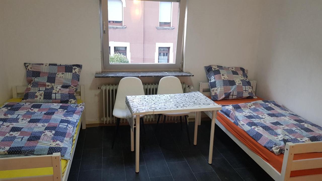 Handwerker Unterkunft Monteurzimmer Mit Gemeinschaftsbad In Brebach ساربروكن المظهر الخارجي الصورة